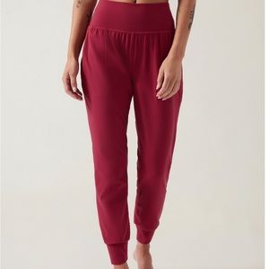 NWT Athleta Salutation Jogger
